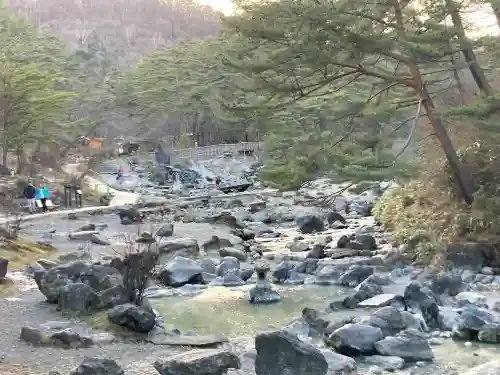 草津穴守稲荷神社の{uncategorized: "未分類", other: "その他", undefined: "問題あり", building: "その他建物", grave: "お墓", sacred_gate: "鳥居", guardian: "狛犬", statue: "像", buddha: "仏像", history: "歴史", nature: "自然", garden: "庭園", animal: "動物", pagoda: "塔", temizu: "手水舎", mountain_gate: "山門・神門", sanctuary: "本殿・本堂", subordinate: "末社・摂社", art: "芸術", scenery: "景色", jizo: "地蔵", ema: "絵馬", goshuin: "御朱印", omikuji: "おみくじ", items: "授与品その他", amulet: "お守り", goshuincho: "御朱印帳", eats: "食事", festival: "お祭り", votive_dance: "神楽", shichigosan: "七五三参", wedding: "結婚式", experience: "体験その他", initially: "初詣", around: "周辺", anti_infection: "感染症対策"}