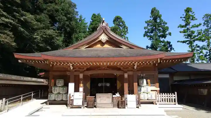 高麗神社の本殿・本堂