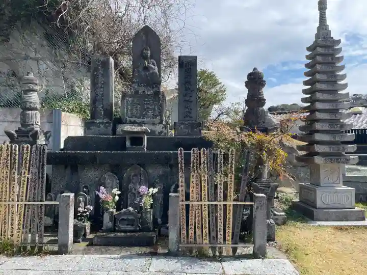 大寳寺の{uncategorized: "未分類", other: "その他", undefined: "問題あり", building: "その他建物", grave: "お墓", sacred_gate: "鳥居", guardian: "狛犬", statue: "像", buddha: "仏像", history: "歴史", nature: "自然", garden: "庭園", animal: "動物", pagoda: "塔", temizu: "手水舎", mountain_gate: "山門・神門", sanctuary: "本殿・本堂", subordinate: "末社・摂社", art: "芸術", scenery: "景色", jizo: "地蔵", ema: "絵馬", goshuin: "御朱印", omikuji: "おみくじ", items: "授与品その他", amulet: "お守り", goshuincho: "御朱印帳", eats: "食事", festival: "お祭り", votive_dance: "神楽", shichigosan: "七五三参", wedding: "結婚式", experience: "体験その他", initially: "初詣", around: "周辺", anti_infection: "感染症対策"}