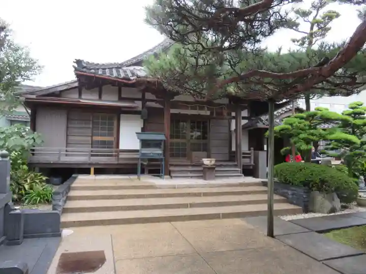 弘盛寺の本殿・本堂