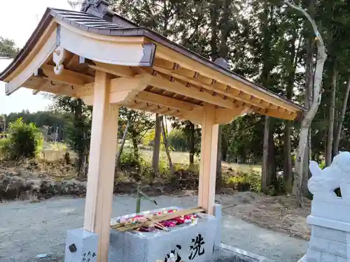 王塚神社の手水舎