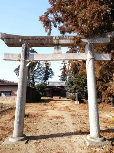淡洲神社（土塩）の{uncategorized: "未分類", other: "その他", undefined: "問題あり", building: "その他建物", grave: "お墓", sacred_gate: "鳥居", guardian: "狛犬", statue: "像", buddha: "仏像", history: "歴史", nature: "自然", garden: "庭園", animal: "動物", pagoda: "塔", temizu: "手水舎", mountain_gate: "山門・神門", sanctuary: "本殿・本堂", subordinate: "末社・摂社", art: "芸術", scenery: "景色", jizo: "地蔵", ema: "絵馬", goshuin: "御朱印", omikuji: "おみくじ", items: "授与品その他", amulet: "お守り", goshuincho: "御朱印帳", eats: "食事", festival: "お祭り", votive_dance: "神楽", shichigosan: "七五三参", wedding: "結婚式", experience: "体験その他", initially: "初詣", around: "周辺", anti_infection: "感染症対策"}