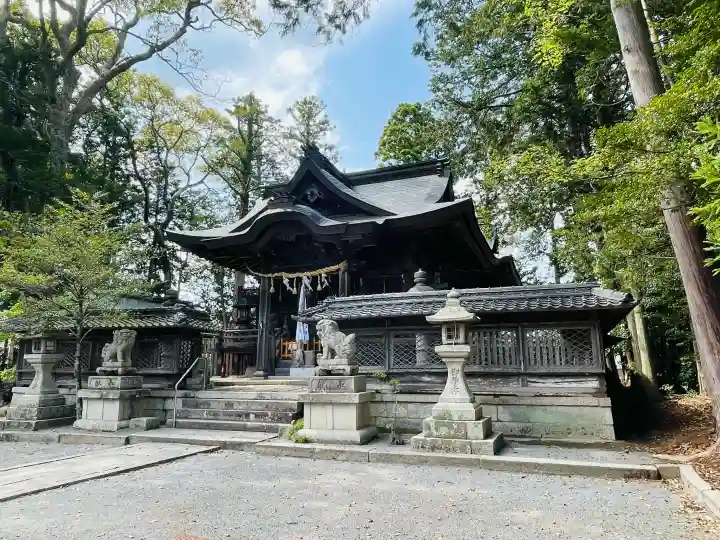 比都佐神社の{uncategorized: "未分類", other: "その他", undefined: "問題あり", building: "その他建物", grave: "お墓", sacred_gate: "鳥居", guardian: "狛犬", statue: "像", buddha: "仏像", history: "歴史", nature: "自然", garden: "庭園", animal: "動物", pagoda: "塔", temizu: "手水舎", mountain_gate: "山門・神門", sanctuary: "本殿・本堂", subordinate: "末社・摂社", art: "芸術", scenery: "景色", jizo: "地蔵", ema: "絵馬", goshuin: "御朱印", omikuji: "おみくじ", items: "授与品その他", amulet: "お守り", goshuincho: "御朱印帳", eats: "食事", festival: "お祭り", votive_dance: "神楽", shichigosan: "七五三参", wedding: "結婚式", experience: "体験その他", initially: "初詣", around: "周辺", anti_infection: "感染症対策"}
