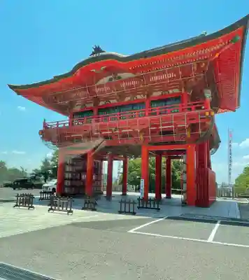 成田山名古屋別院大聖寺(犬山成田山)の山門・神門
