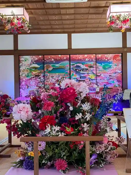 隨心院(随心院)の{uncategorized: "未分類", other: "その他", undefined: "問題あり", building: "その他建物", grave: "お墓", sacred_gate: "鳥居", guardian: "狛犬", statue: "像", buddha: "仏像", history: "歴史", nature: "自然", garden: "庭園", animal: "動物", pagoda: "塔", temizu: "手水舎", mountain_gate: "山門・神門", sanctuary: "本殿・本堂", subordinate: "末社・摂社", art: "芸術", scenery: "景色", jizo: "地蔵", ema: "絵馬", goshuin: "御朱印", omikuji: "おみくじ", items: "授与品その他", amulet: "お守り", goshuincho: "御朱印帳", eats: "食事", festival: "お祭り", votive_dance: "神楽", shichigosan: "七五三参", wedding: "結婚式", experience: "体験その他", initially: "初詣", around: "周辺", anti_infection: "感染症対策"}