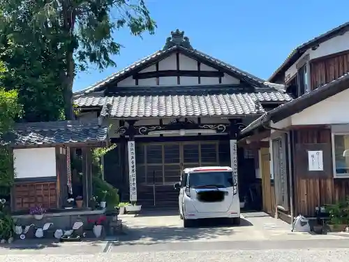 願竜寺の{uncategorized: "未分類", other: "その他", undefined: "問題あり", building: "その他建物", grave: "お墓", sacred_gate: "鳥居", guardian: "狛犬", statue: "像", buddha: "仏像", history: "歴史", nature: "自然", garden: "庭園", animal: "動物", pagoda: "塔", temizu: "手水舎", mountain_gate: "山門・神門", sanctuary: "本殿・本堂", subordinate: "末社・摂社", art: "芸術", scenery: "景色", jizo: "地蔵", ema: "絵馬", goshuin: "御朱印", omikuji: "おみくじ", items: "授与品その他", amulet: "お守り", goshuincho: "御朱印帳", eats: "食事", festival: "お祭り", votive_dance: "神楽", shichigosan: "七五三参", wedding: "結婚式", experience: "体験その他", initially: "初詣", around: "周辺", anti_infection: "感染症対策"}
