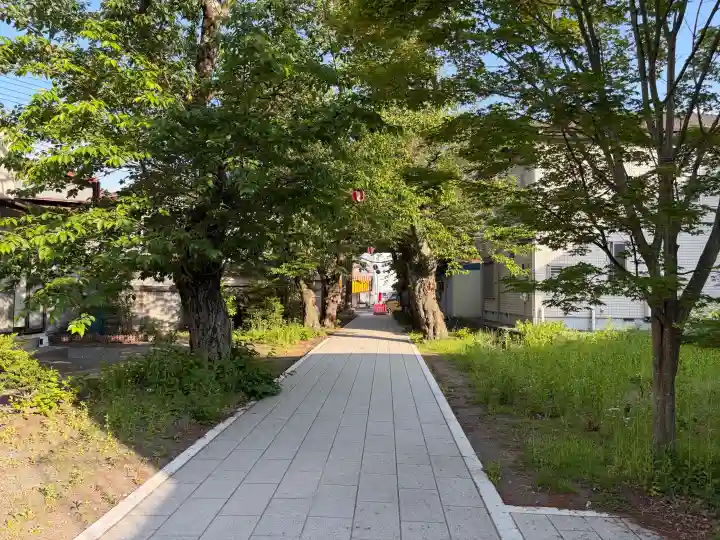 小室浅間神社の{uncategorized: "未分類", other: "その他", undefined: "問題あり", building: "その他建物", grave: "お墓", sacred_gate: "鳥居", guardian: "狛犬", statue: "像", buddha: "仏像", history: "歴史", nature: "自然", garden: "庭園", animal: "動物", pagoda: "塔", temizu: "手水舎", mountain_gate: "山門・神門", sanctuary: "本殿・本堂", subordinate: "末社・摂社", art: "芸術", scenery: "景色", jizo: "地蔵", ema: "絵馬", goshuin: "御朱印", omikuji: "おみくじ", items: "授与品その他", amulet: "お守り", goshuincho: "御朱印帳", eats: "食事", festival: "お祭り", votive_dance: "神楽", shichigosan: "七五三参", wedding: "結婚式", experience: "体験その他", initially: "初詣", around: "周辺", anti_infection: "感染症対策"}