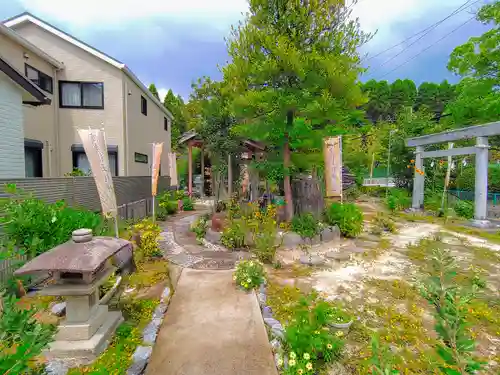 髙帝龍王龍神社（白山宮末社）の庭園