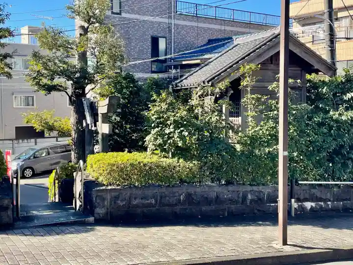 白鳥稲荷大明神の{uncategorized: "未分類", other: "その他", undefined: "問題あり", building: "その他建物", grave: "お墓", sacred_gate: "鳥居", guardian: "狛犬", statue: "像", buddha: "仏像", history: "歴史", nature: "自然", garden: "庭園", animal: "動物", pagoda: "塔", temizu: "手水舎", mountain_gate: "山門・神門", sanctuary: "本殿・本堂", subordinate: "末社・摂社", art: "芸術", scenery: "景色", jizo: "地蔵", ema: "絵馬", goshuin: "御朱印", omikuji: "おみくじ", items: "授与品その他", amulet: "お守り", goshuincho: "御朱印帳", eats: "食事", festival: "お祭り", votive_dance: "神楽", shichigosan: "七五三参", wedding: "結婚式", experience: "体験その他", initially: "初詣", around: "周辺", anti_infection: "感染症対策"}