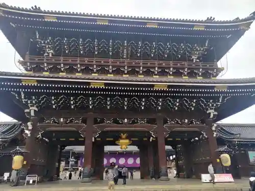 東本願寺（真宗本廟）の山門