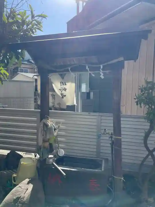 三峯神社の{uncategorized: "未分類", other: "その他", undefined: "問題あり", building: "その他建物", grave: "お墓", sacred_gate: "鳥居", guardian: "狛犬", statue: "像", buddha: "仏像", history: "歴史", nature: "自然", garden: "庭園", animal: "動物", pagoda: "塔", temizu: "手水舎", mountain_gate: "山門・神門", sanctuary: "本殿・本堂", subordinate: "末社・摂社", art: "芸術", scenery: "景色", jizo: "地蔵", ema: "絵馬", goshuin: "御朱印", omikuji: "おみくじ", items: "授与品その他", amulet: "お守り", goshuincho: "御朱印帳", eats: "食事", festival: "お祭り", votive_dance: "神楽", shichigosan: "七五三参", wedding: "結婚式", experience: "体験その他", initially: "初詣", around: "周辺", anti_infection: "感染症対策"}