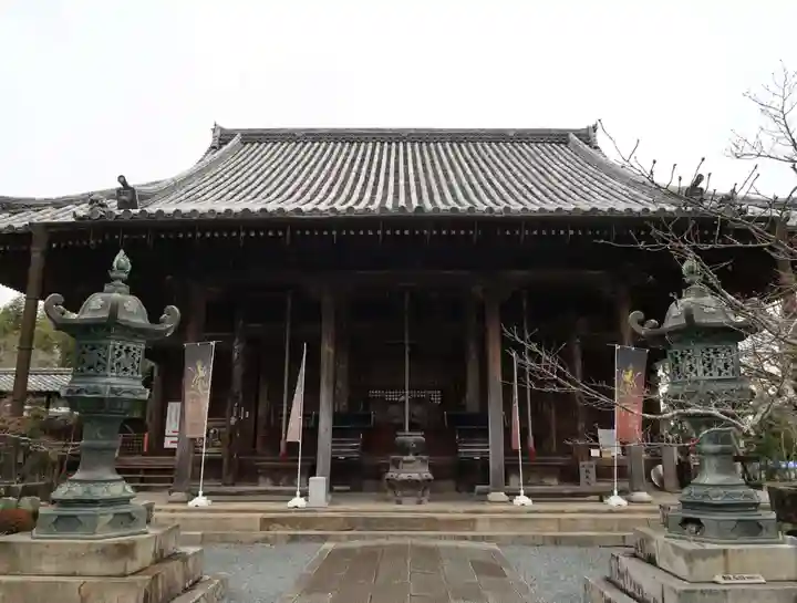 穴太寺の本殿・本堂