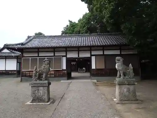 鳴神社の山門・神門