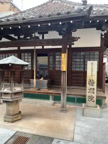 持明院の本殿・本堂