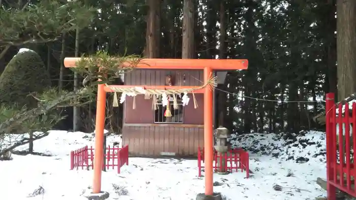 新山神社の鳥居