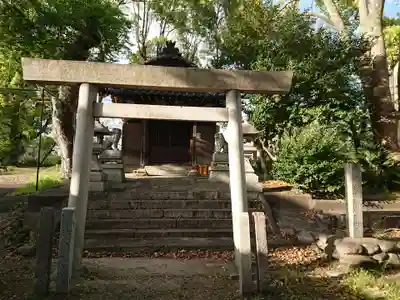 雷社・須佐之男社の鳥居