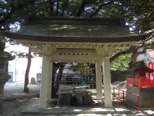 六所神社の手水舎