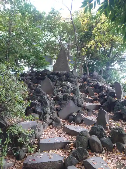 葛西神社の{uncategorized: "未分類", other: "その他", undefined: "問題あり", building: "その他建物", grave: "お墓", sacred_gate: "鳥居", guardian: "狛犬", statue: "像", buddha: "仏像", history: "歴史", nature: "自然", garden: "庭園", animal: "動物", pagoda: "塔", temizu: "手水舎", mountain_gate: "山門・神門", sanctuary: "本殿・本堂", subordinate: "末社・摂社", art: "芸術", scenery: "景色", jizo: "地蔵", ema: "絵馬", goshuin: "御朱印", omikuji: "おみくじ", items: "授与品その他", amulet: "お守り", goshuincho: "御朱印帳", eats: "食事", festival: "お祭り", votive_dance: "神楽", shichigosan: "七五三参", wedding: "結婚式", experience: "体験その他", initially: "初詣", around: "周辺", anti_infection: "感染症対策"}
