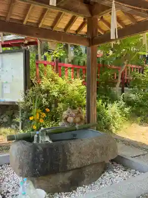 荒木神社の{uncategorized: "未分類", other: "その他", undefined: "問題あり", building: "その他建物", grave: "お墓", sacred_gate: "鳥居", guardian: "狛犬", statue: "像", buddha: "仏像", history: "歴史", nature: "自然", garden: "庭園", animal: "動物", pagoda: "塔", temizu: "手水舎", mountain_gate: "山門・神門", sanctuary: "本殿・本堂", subordinate: "末社・摂社", art: "芸術", scenery: "景色", jizo: "地蔵", ema: "絵馬", goshuin: "御朱印", omikuji: "おみくじ", items: "授与品その他", amulet: "お守り", goshuincho: "御朱印帳", eats: "食事", festival: "お祭り", votive_dance: "神楽", shichigosan: "七五三参", wedding: "結婚式", experience: "体験その他", initially: "初詣", around: "周辺", anti_infection: "感染症対策"}