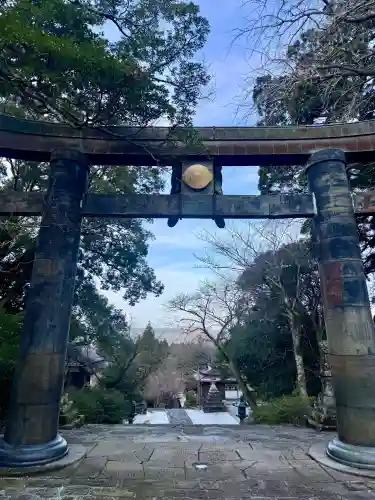 英彦山神宮の{uncategorized: "未分類", other: "その他", undefined: "問題あり", building: "その他建物", grave: "お墓", sacred_gate: "鳥居", guardian: "狛犬", statue: "像", buddha: "仏像", history: "歴史", nature: "自然", garden: "庭園", animal: "動物", pagoda: "塔", temizu: "手水舎", mountain_gate: "山門・神門", sanctuary: "本殿・本堂", subordinate: "末社・摂社", art: "芸術", scenery: "景色", jizo: "地蔵", ema: "絵馬", goshuin: "御朱印", omikuji: "おみくじ", items: "授与品その他", amulet: "お守り", goshuincho: "御朱印帳", eats: "食事", festival: "お祭り", votive_dance: "神楽", shichigosan: "七五三参", wedding: "結婚式", experience: "体験その他", initially: "初詣", around: "周辺", anti_infection: "感染症対策"}