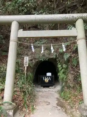 荏柄天神社の{uncategorized: "未分類", other: "その他", undefined: "問題あり", building: "その他建物", grave: "お墓", sacred_gate: "鳥居", guardian: "狛犬", statue: "像", buddha: "仏像", history: "歴史", nature: "自然", garden: "庭園", animal: "動物", pagoda: "塔", temizu: "手水舎", mountain_gate: "山門・神門", sanctuary: "本殿・本堂", subordinate: "末社・摂社", art: "芸術", scenery: "景色", jizo: "地蔵", ema: "絵馬", goshuin: "御朱印", omikuji: "おみくじ", items: "授与品その他", amulet: "お守り", goshuincho: "御朱印帳", eats: "食事", festival: "お祭り", votive_dance: "神楽", shichigosan: "七五三参", wedding: "結婚式", experience: "体験その他", initially: "初詣", around: "周辺", anti_infection: "感染症対策"}