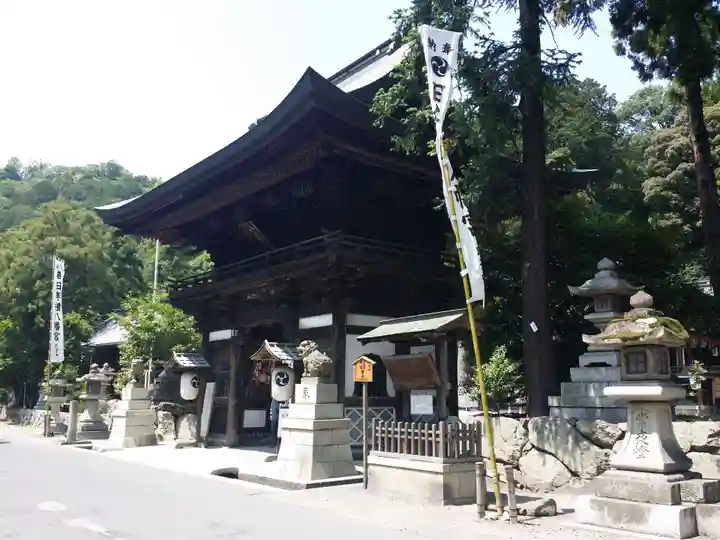 日牟禮八幡宮の山門・神門
