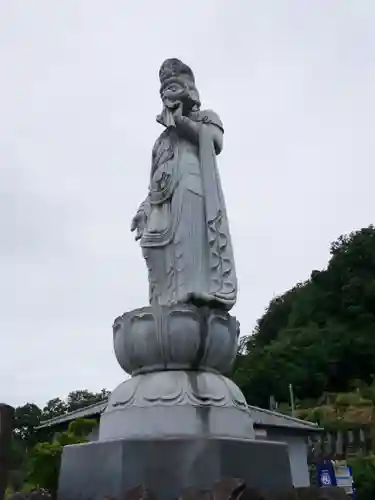 埼玉厄除け開運大師・龍泉寺（切り絵御朱印発祥の寺）(埼玉県)
