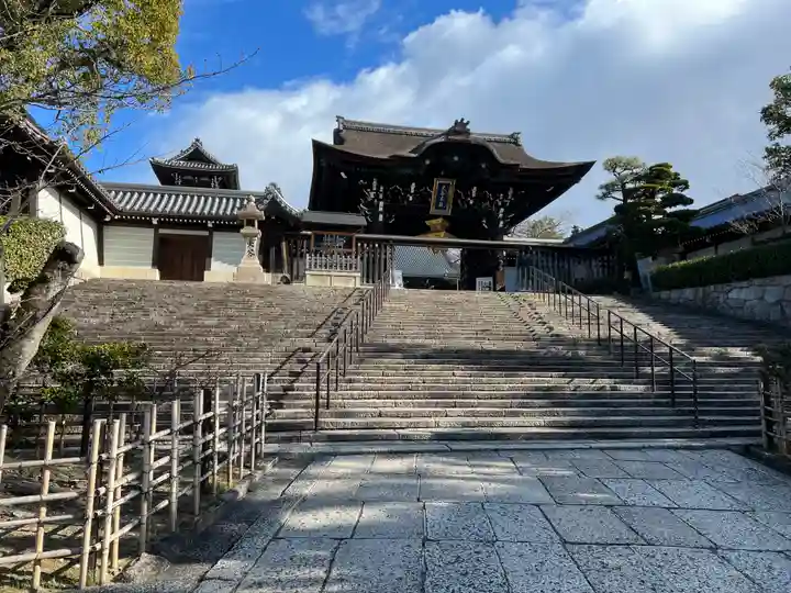 大谷本廟の山門・神門