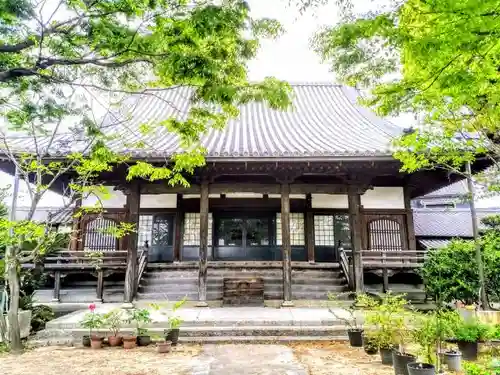 光照寺の本殿・本堂