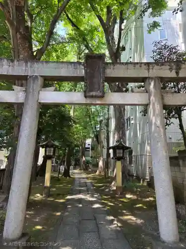 荻窪白山神社の{uncategorized: "未分類", other: "その他", undefined: "問題あり", building: "その他建物", grave: "お墓", sacred_gate: "鳥居", guardian: "狛犬", statue: "像", buddha: "仏像", history: "歴史", nature: "自然", garden: "庭園", animal: "動物", pagoda: "塔", temizu: "手水舎", mountain_gate: "山門・神門", sanctuary: "本殿・本堂", subordinate: "末社・摂社", art: "芸術", scenery: "景色", jizo: "地蔵", ema: "絵馬", goshuin: "御朱印", omikuji: "おみくじ", items: "授与品その他", amulet: "お守り", goshuincho: "御朱印帳", eats: "食事", festival: "お祭り", votive_dance: "神楽", shichigosan: "七五三参", wedding: "結婚式", experience: "体験その他", initially: "初詣", around: "周辺", anti_infection: "感染症対策"}