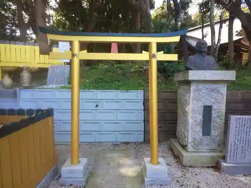 掘出神社の末社