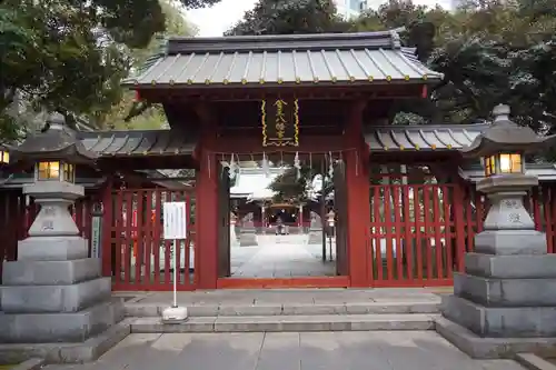 金王八幡宮の山門