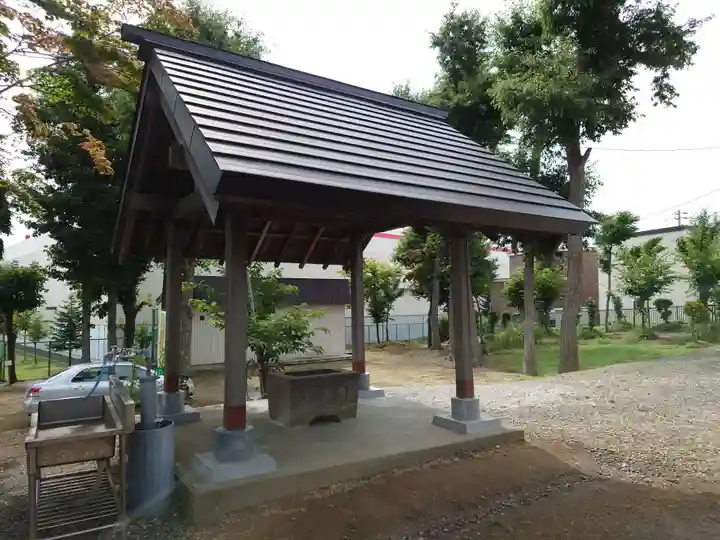 三里塚神社の手水舎