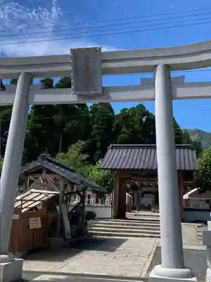 阿蘇白水龍神權現～白蛇神社～(熊本県)