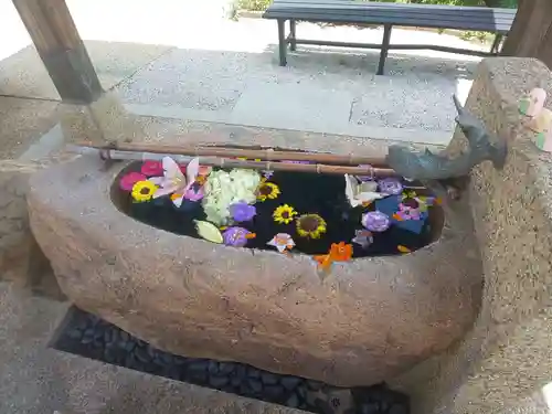 水堂須佐男神社の手水舎