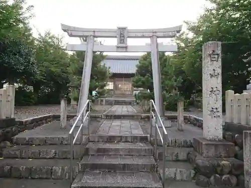 白山神社の鳥居