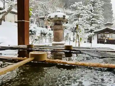 土津神社|こどもと出世の神さまの手水舎