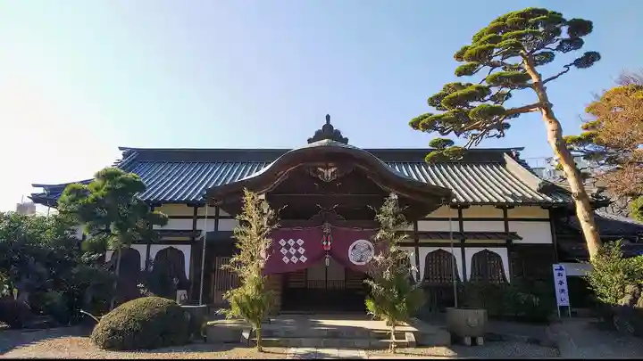 護国寺の本殿・本堂