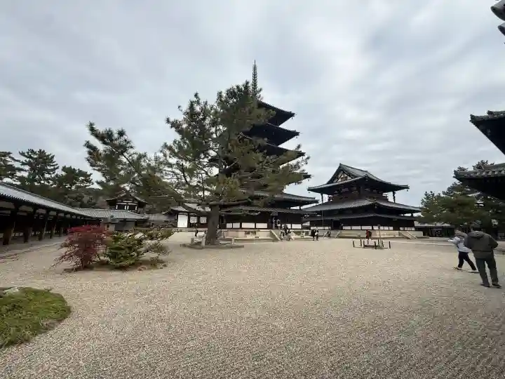 法隆寺の{uncategorized: "未分類", other: "その他", undefined: "問題あり", building: "その他建物", grave: "お墓", sacred_gate: "鳥居", guardian: "狛犬", statue: "像", buddha: "仏像", history: "歴史", nature: "自然", garden: "庭園", animal: "動物", pagoda: "塔", temizu: "手水舎", mountain_gate: "山門・神門", sanctuary: "本殿・本堂", subordinate: "末社・摂社", art: "芸術", scenery: "景色", jizo: "地蔵", ema: "絵馬", goshuin: "御朱印", omikuji: "おみくじ", items: "授与品その他", amulet: "お守り", goshuincho: "御朱印帳", eats: "食事", festival: "お祭り", votive_dance: "神楽", shichigosan: "七五三参", wedding: "結婚式", experience: "体験その他", initially: "初詣", around: "周辺", anti_infection: "感染症対策"}