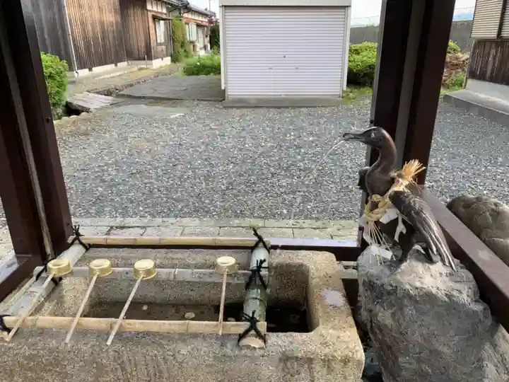 宇波西神社の手水舎