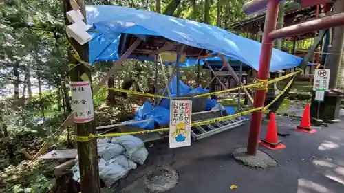 新屋山神社の手水舎