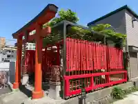 三藤稲荷社の{uncategorized: "未分類", other: "その他", undefined: "問題あり", building: "その他建物", grave: "お墓", sacred_gate: "鳥居", guardian: "狛犬", statue: "像", buddha: "仏像", history: "歴史", nature: "自然", garden: "庭園", animal: "動物", pagoda: "塔", temizu: "手水舎", mountain_gate: "山門・神門", sanctuary: "本殿・本堂", subordinate: "末社・摂社", art: "芸術", scenery: "景色", jizo: "地蔵", ema: "絵馬", goshuin: "御朱印", omikuji: "おみくじ", items: "授与品その他", amulet: "お守り", goshuincho: "御朱印帳", eats: "食事", festival: "お祭り", votive_dance: "神楽", shichigosan: "七五三参", wedding: "結婚式", experience: "体験その他", initially: "初詣", around: "周辺", anti_infection: "感染症対策"}