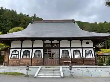 養山寺の本殿・本堂
