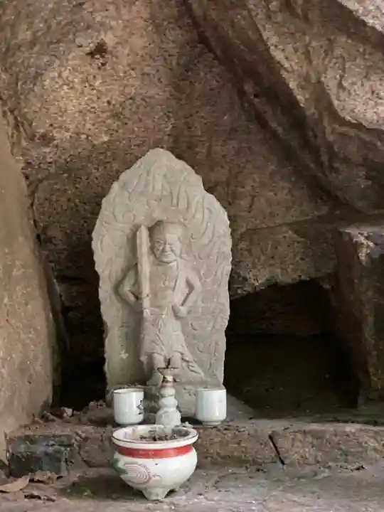 不動尊(布引の滝)の仏像