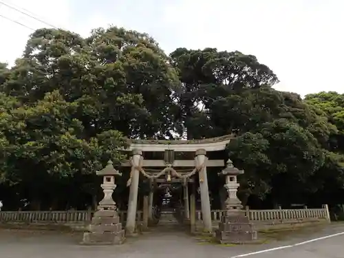 刀何理神社の鳥居