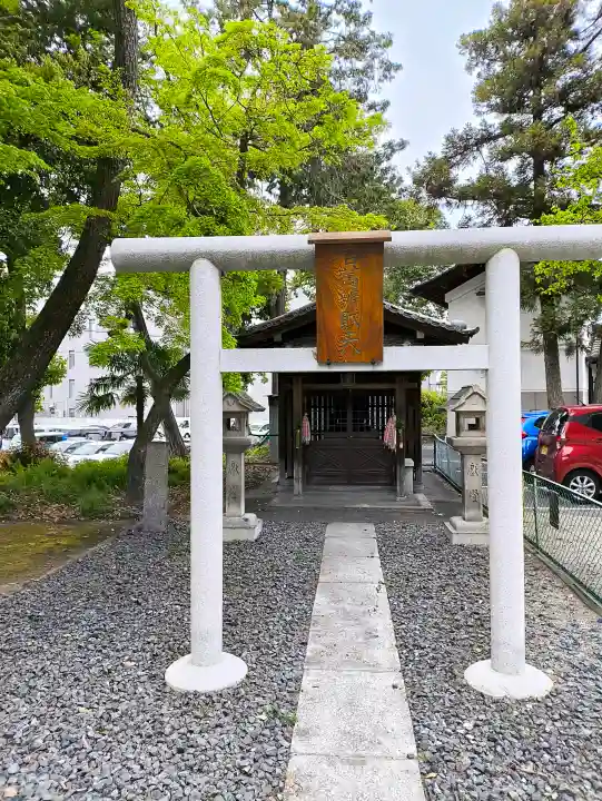 百萬遍知恩寺の{uncategorized: "未分類", other: "その他", undefined: "問題あり", building: "その他建物", grave: "お墓", sacred_gate: "鳥居", guardian: "狛犬", statue: "像", buddha: "仏像", history: "歴史", nature: "自然", garden: "庭園", animal: "動物", pagoda: "塔", temizu: "手水舎", mountain_gate: "山門・神門", sanctuary: "本殿・本堂", subordinate: "末社・摂社", art: "芸術", scenery: "景色", jizo: "地蔵", ema: "絵馬", goshuin: "御朱印", omikuji: "おみくじ", items: "授与品その他", amulet: "お守り", goshuincho: "御朱印帳", eats: "食事", festival: "お祭り", votive_dance: "神楽", shichigosan: "七五三参", wedding: "結婚式", experience: "体験その他", initially: "初詣", around: "周辺", anti_infection: "感染症対策"}