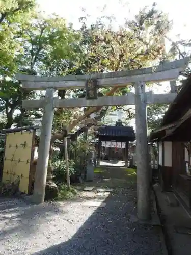 勢多橋龍宮秀郷社（瀬田橋龍宮秀郷社）の鳥居