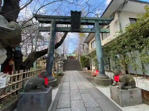 市谷亀岡八幡宮の鳥居