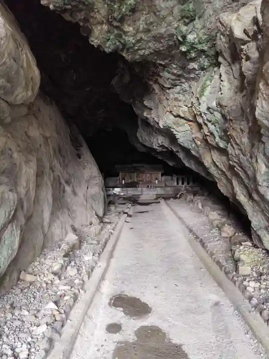 御厨人窟・神明窟(高知県)
