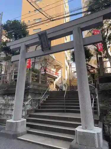 妻戀神社の{uncategorized: "未分類", other: "その他", undefined: "問題あり", building: "その他建物", grave: "お墓", sacred_gate: "鳥居", guardian: "狛犬", statue: "像", buddha: "仏像", history: "歴史", nature: "自然", garden: "庭園", animal: "動物", pagoda: "塔", temizu: "手水舎", mountain_gate: "山門・神門", sanctuary: "本殿・本堂", subordinate: "末社・摂社", art: "芸術", scenery: "景色", jizo: "地蔵", ema: "絵馬", goshuin: "御朱印", omikuji: "おみくじ", items: "授与品その他", amulet: "お守り", goshuincho: "御朱印帳", eats: "食事", festival: "お祭り", votive_dance: "神楽", shichigosan: "七五三参", wedding: "結婚式", experience: "体験その他", initially: "初詣", around: "周辺", anti_infection: "感染症対策"}